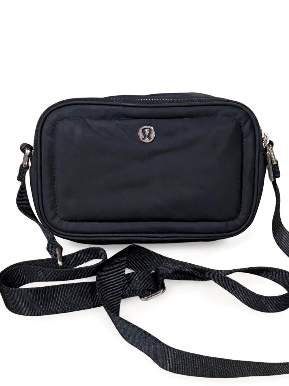 Lululemon Everywhere Crossbody Bag 2L - Black / Silver Hardware